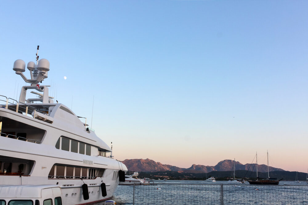 Immagine rappresentativa di superyacht in metallo