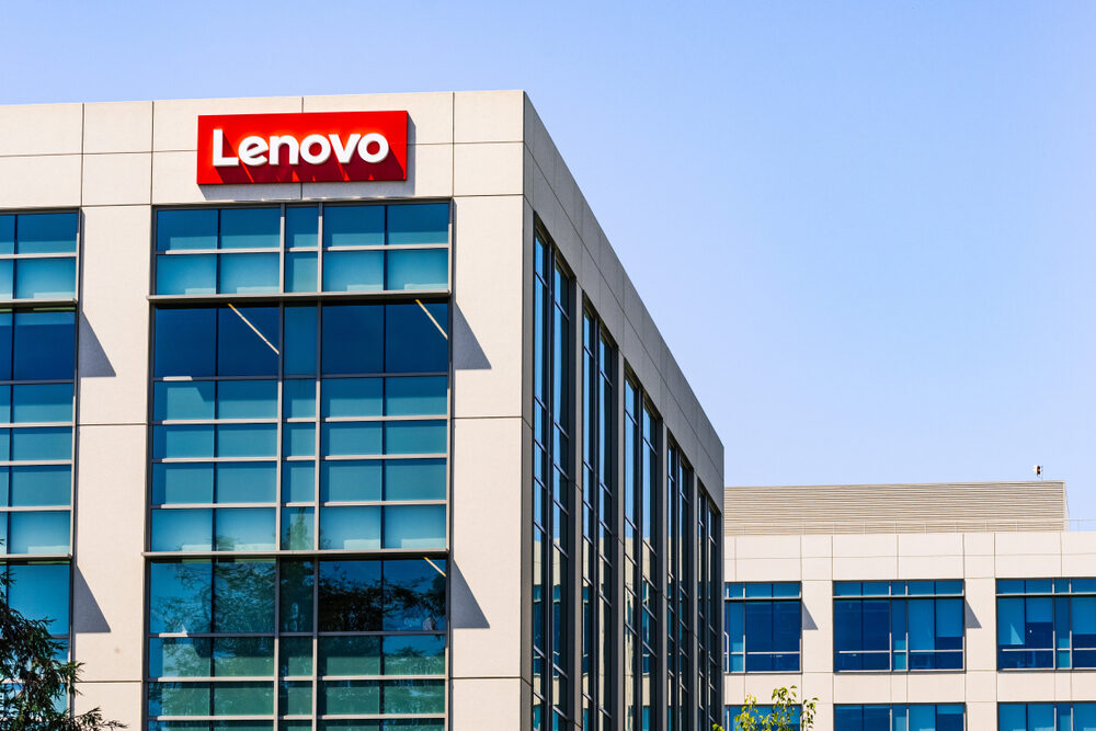 Offerta imperdibile: Lenovo Yoga Slim 7x Copilot+ a 1.411,24$ con sconto di 423,37$