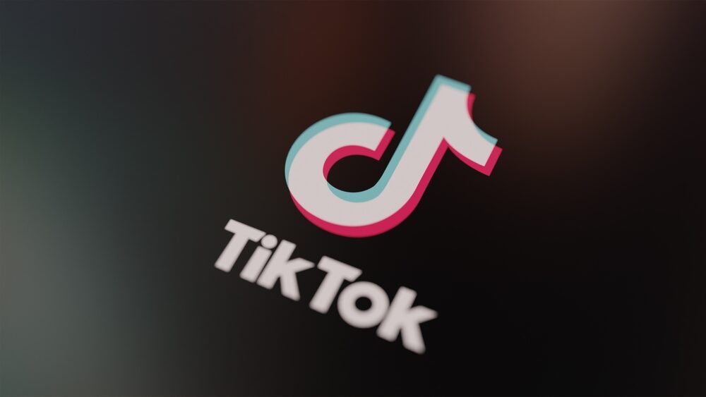 TikTok hub per spam IA