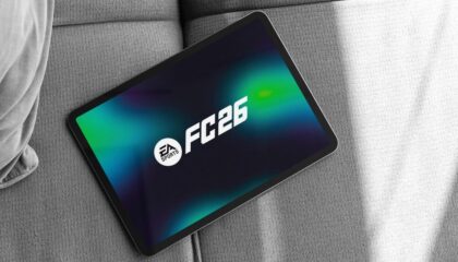 Logo EA SPORTS FC Mobile con il logo della Juventus