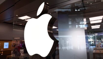 Logo Apple e OpenAI