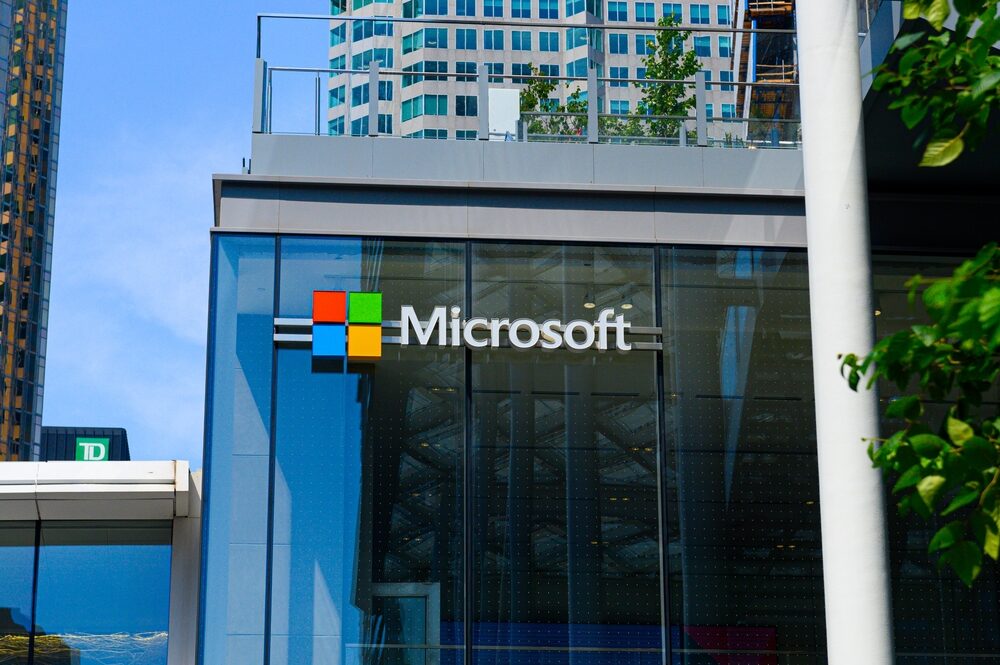 Microsoft e sindacati insegnanti siglano accordo AI
