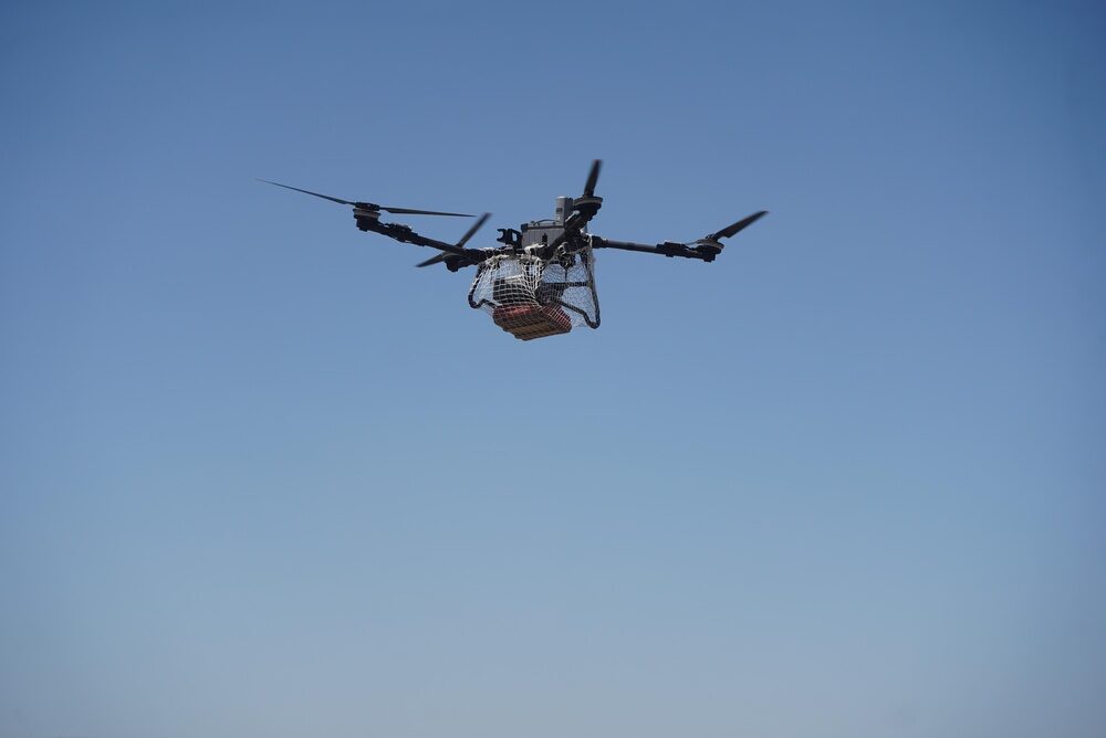 Drone cargo FB3 in azione per rifornire un rifugio alpino